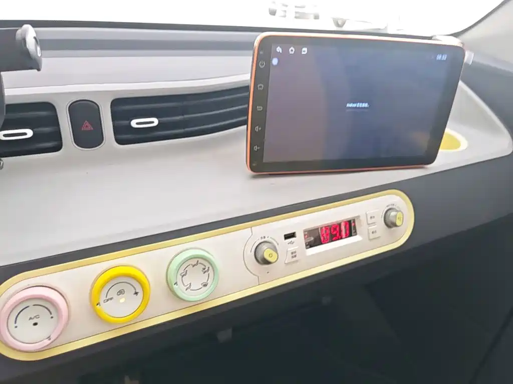 Wuling MINIEV — миниатюра 13
