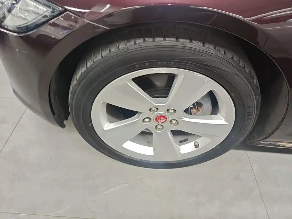 Jaguar XFL — миниатюра 23