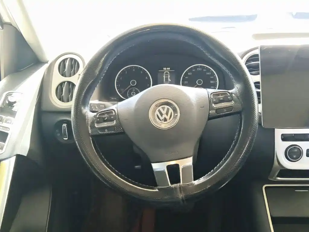 Volkswagen Tiguan — миниатюра 11