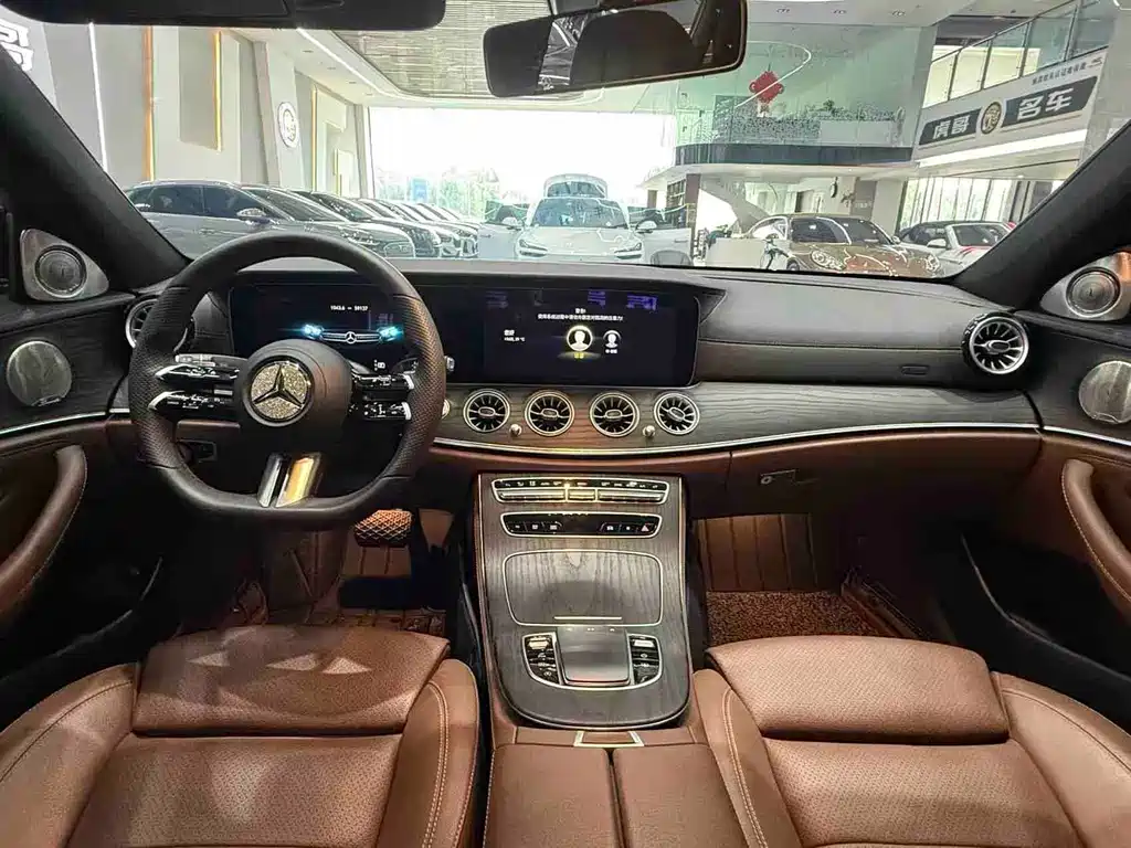 Mercedes-Benz E-Class — миниатюра 5