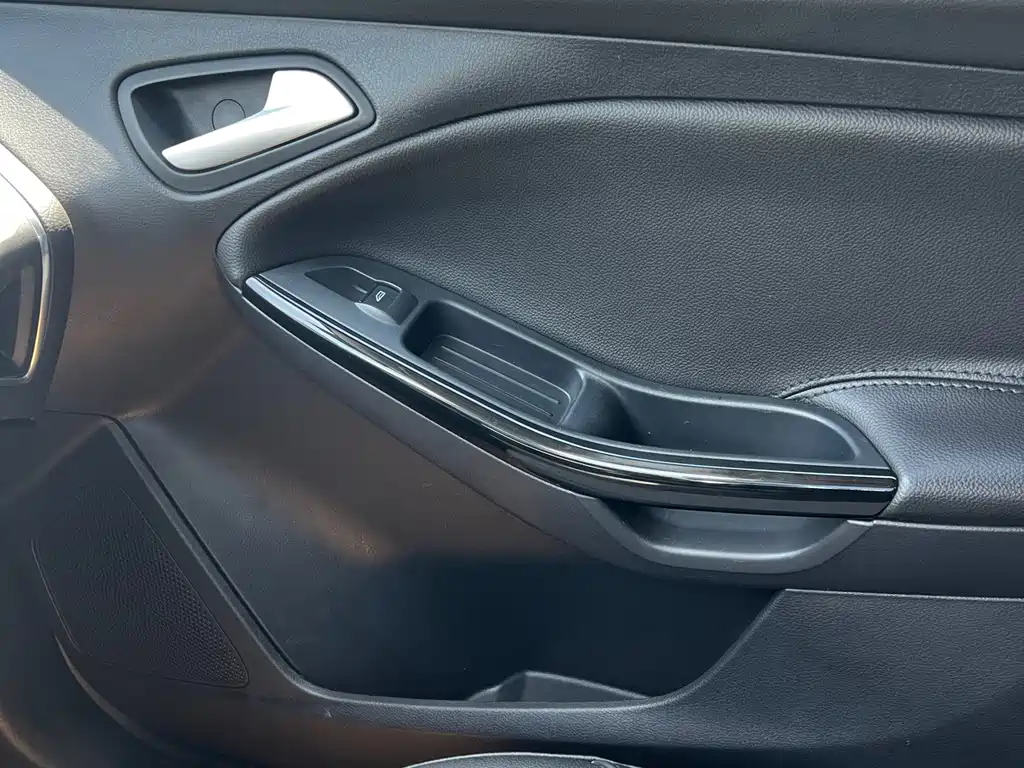 Ford Focus — миниатюра 13