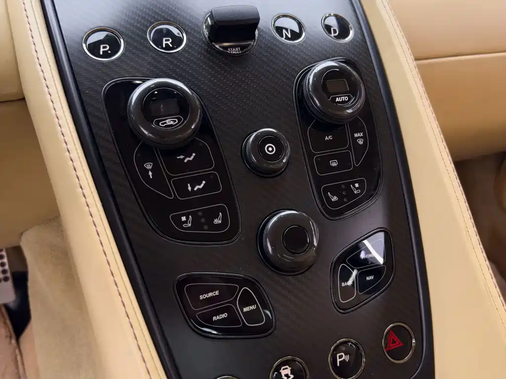 Aston Martin Vanquish — миниатюра 25