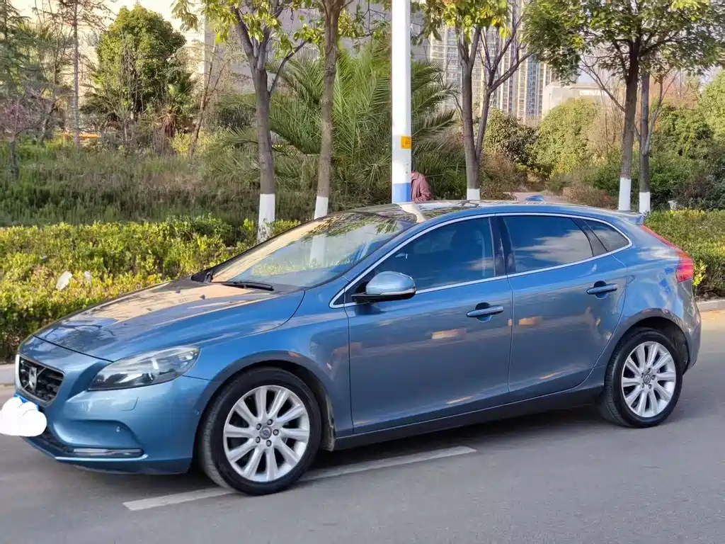 Volvo V40 2013