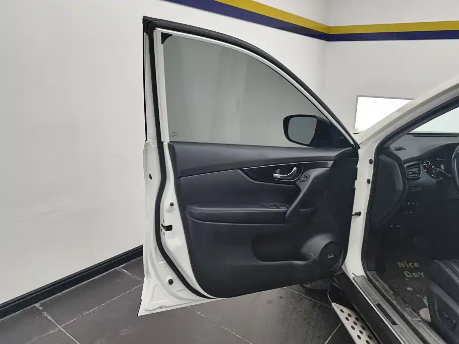 Nissan X-Trail — миниатюра 7