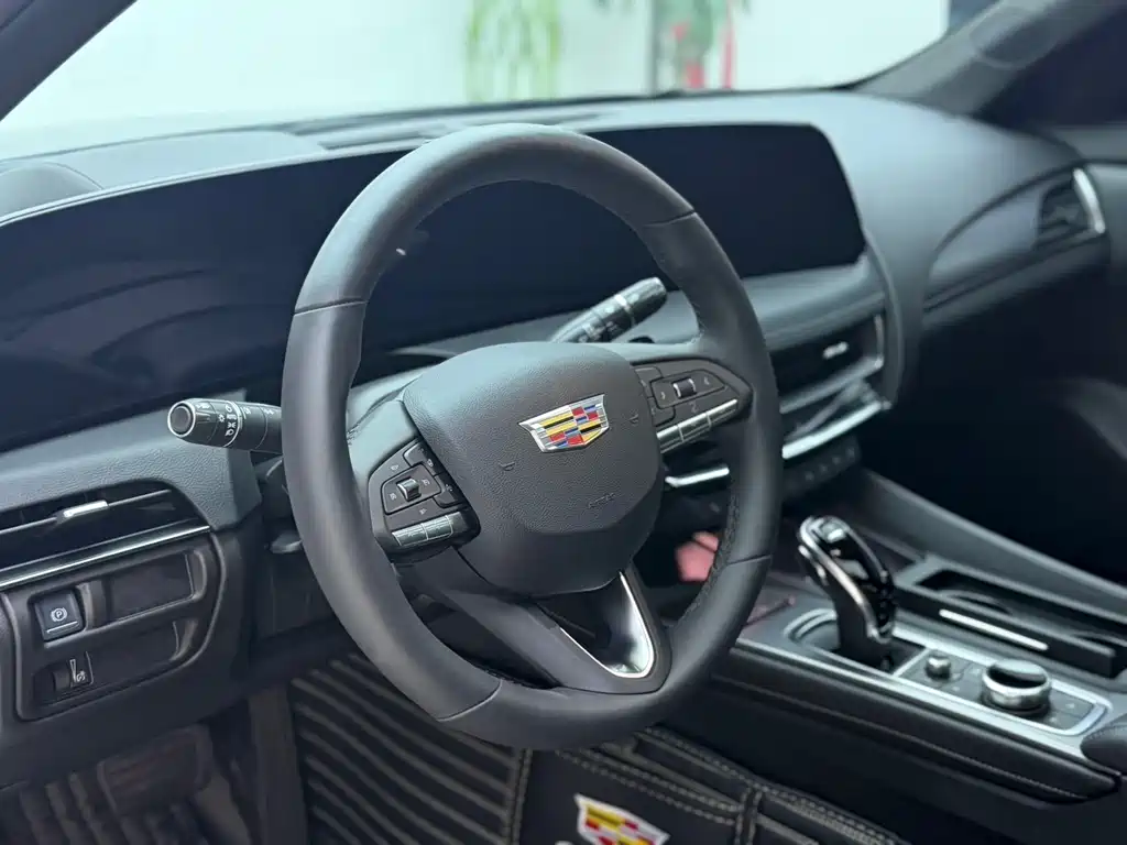 Cadillac CT5 — миниатюра 6