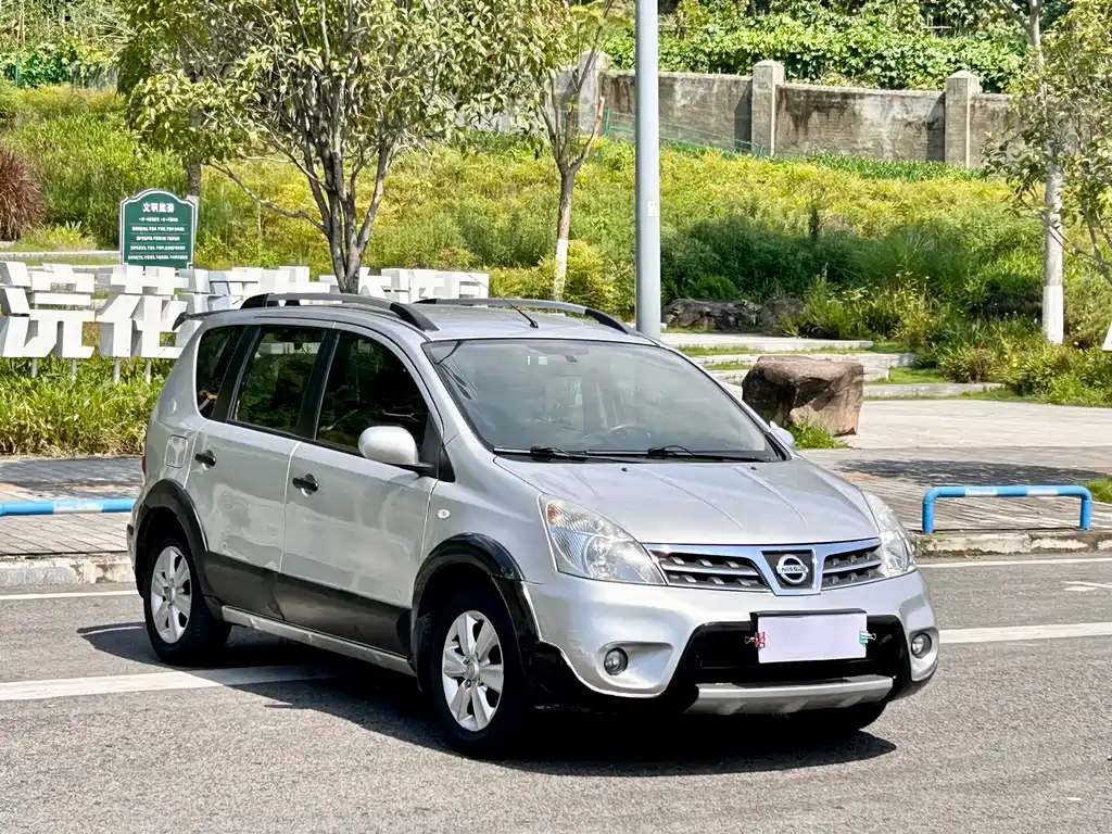 Nissan Livina — миниатюра 3