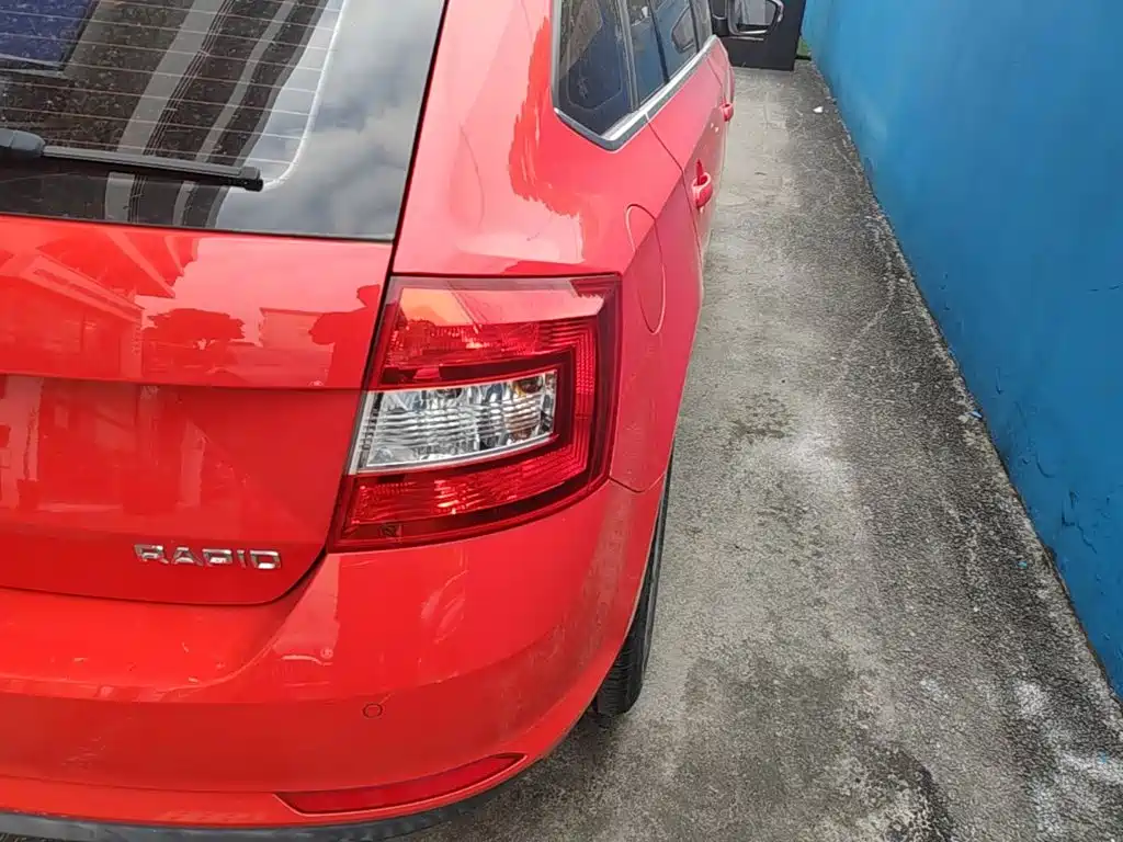 Skoda Rapid Spaceback — миниатюра 8
