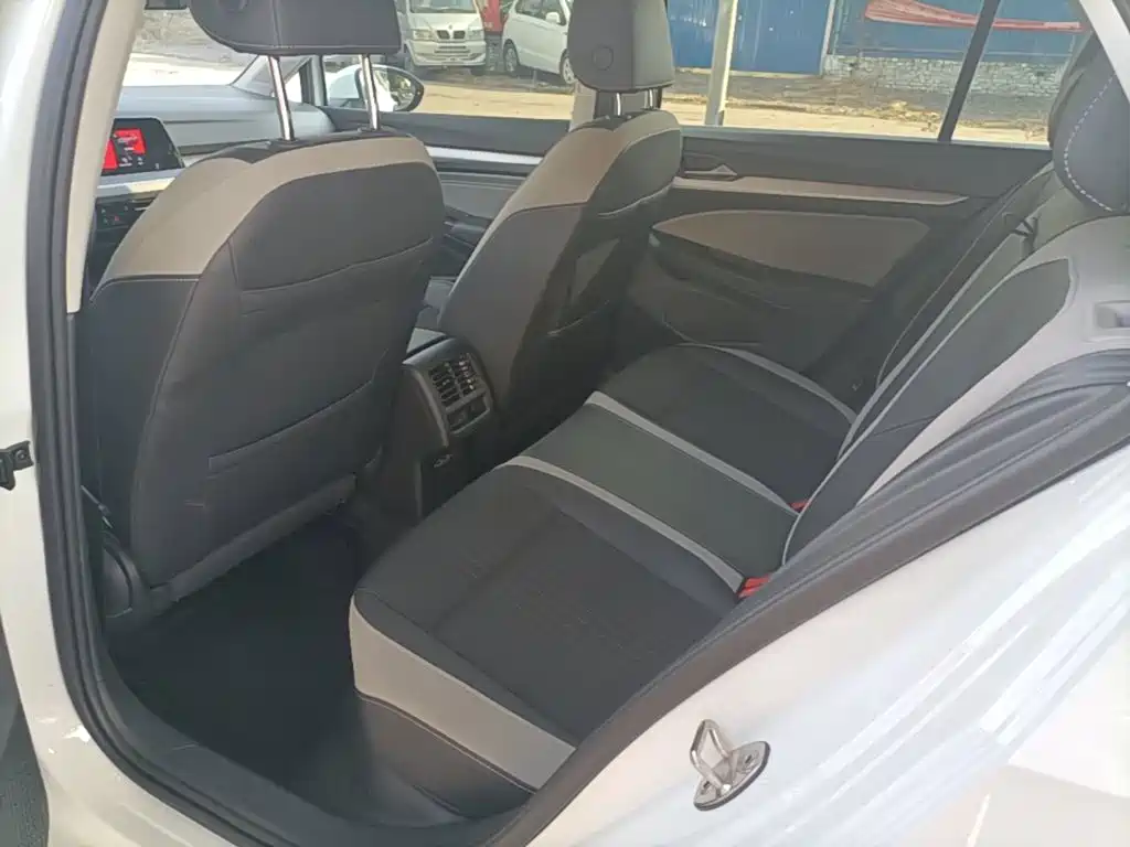 Volkswagen Golf — миниатюра 17
