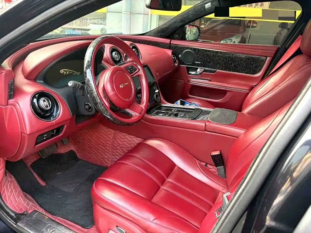 Jaguar XJ — миниатюра 6