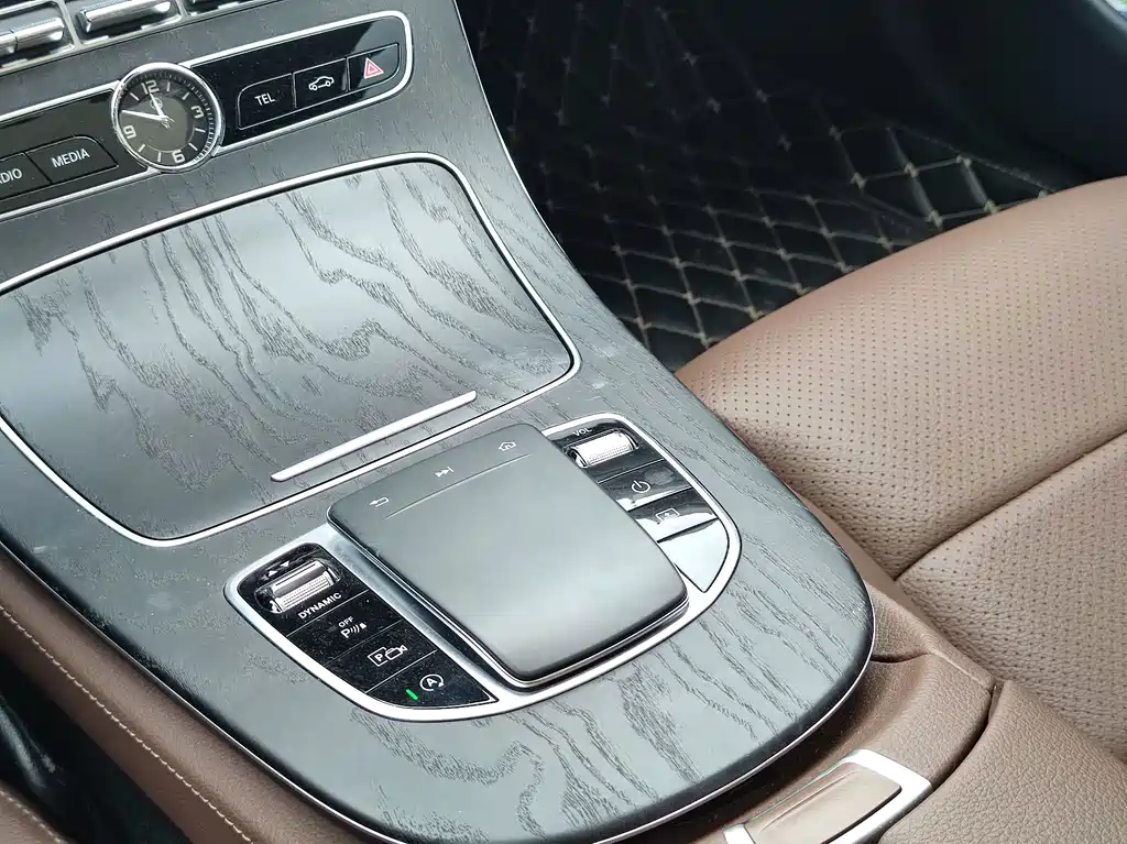 Mercedes-Benz E-Class — миниатюра 14