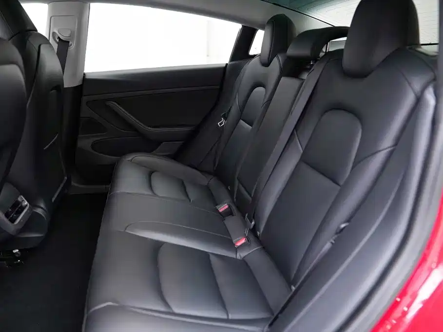 Tesla Model 3 — миниатюра 11