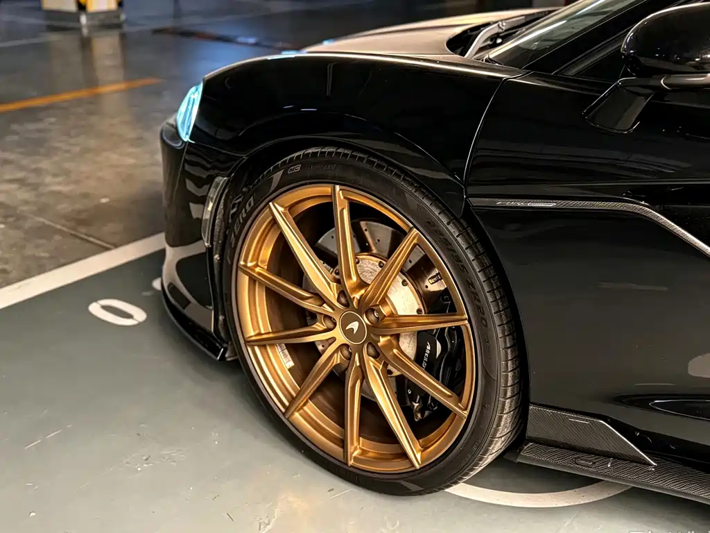 McLaren GT — миниатюра 12