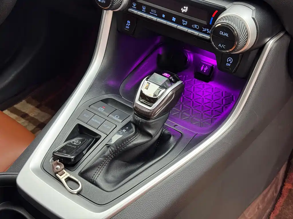 Toyota RAV4 — миниатюра 16