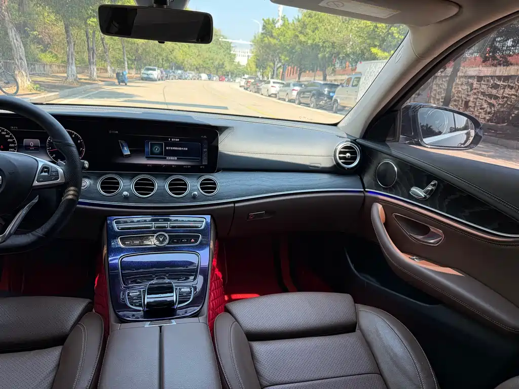 Mercedes-Benz E-Class — миниатюра 19