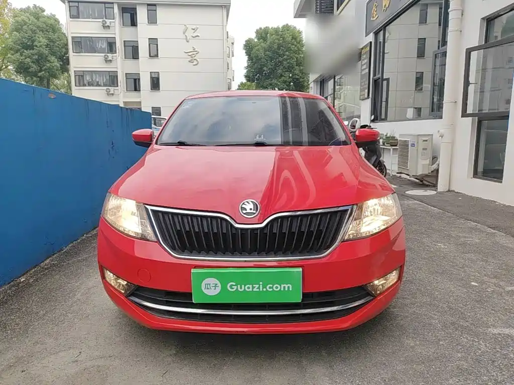 Skoda Rapid Spaceback — миниатюра 3