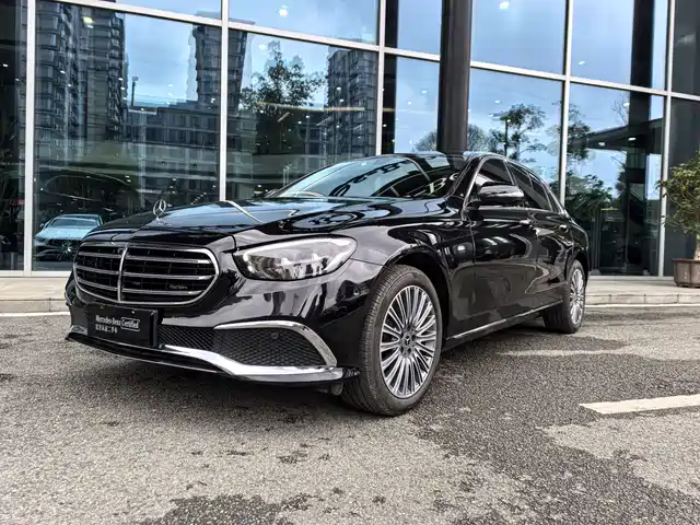 MERCEDES BENZ E CLASS