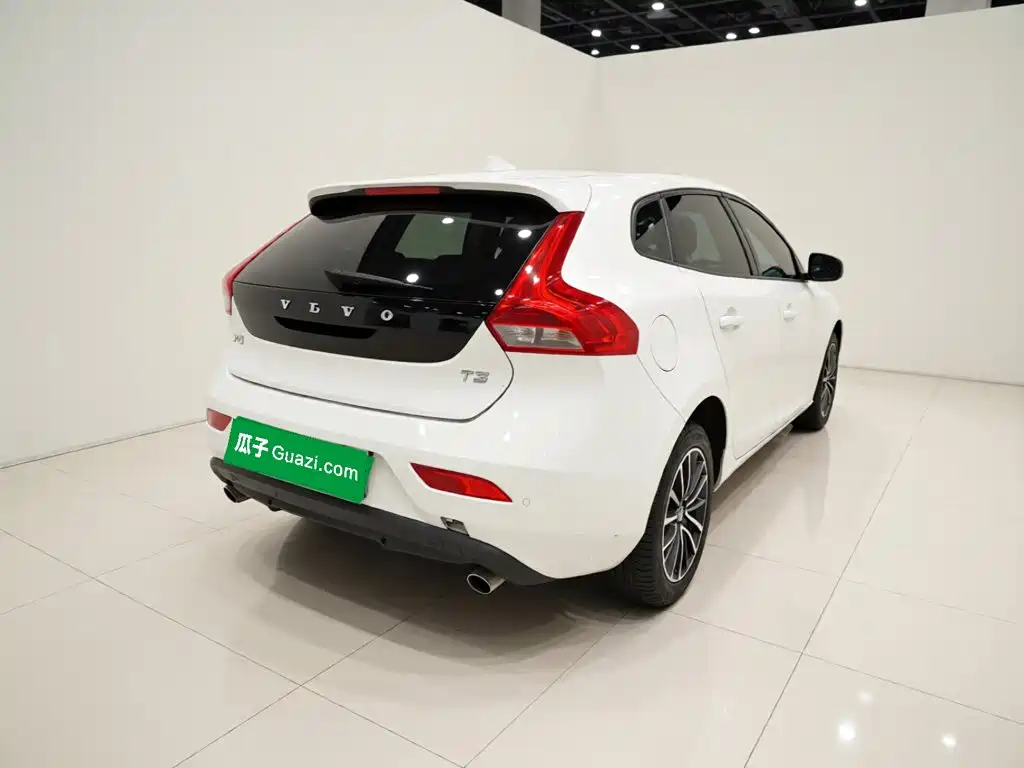 Volvo V40 — миниатюра 6