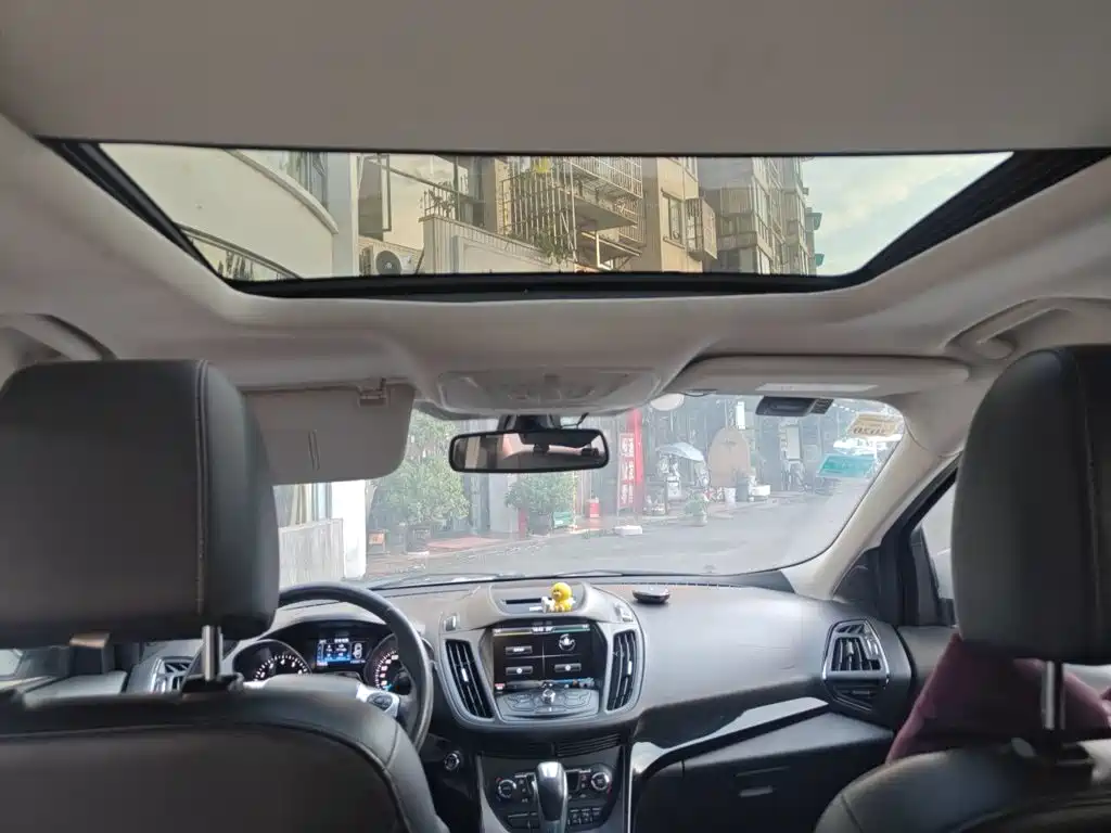 Ford Kuga — миниатюра 19