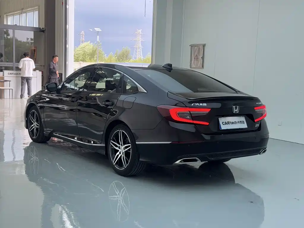 Honda Accord — миниатюра 12