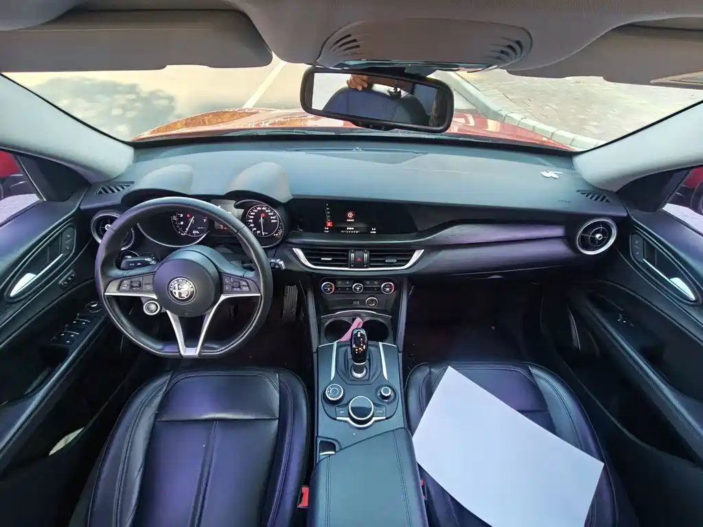 Alfa Romeo Stelvio — миниатюра 9