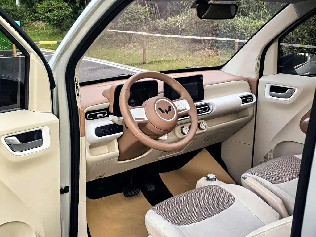 Wuling MINIEV — миниатюра 3