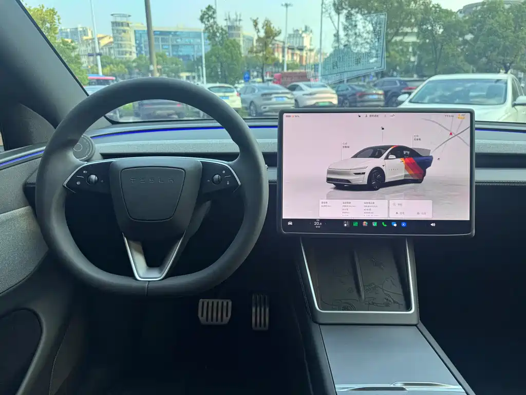 Tesla Model Y — миниатюра 9
