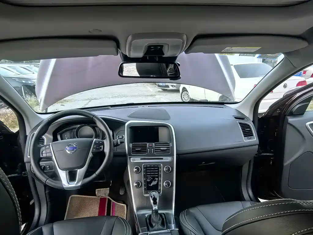 Volvo XC60 — миниатюра 11