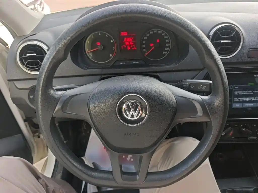 Volkswagen Jetta — миниатюра 11