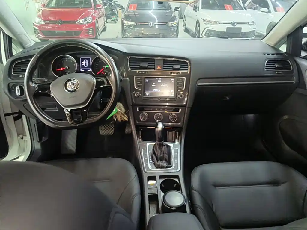 Volkswagen Golf — миниатюра 10