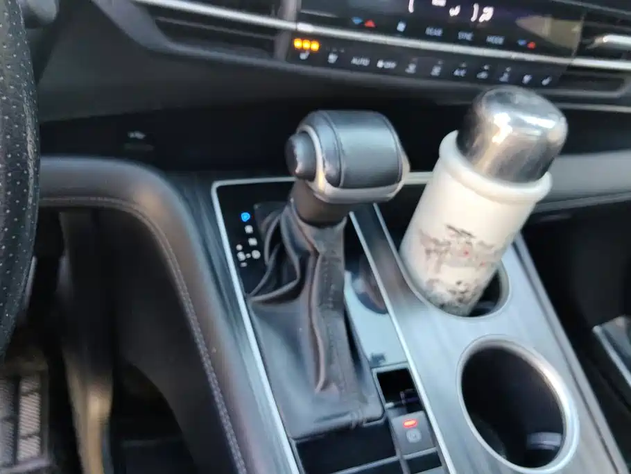 Toyota Sienna — миниатюра 16