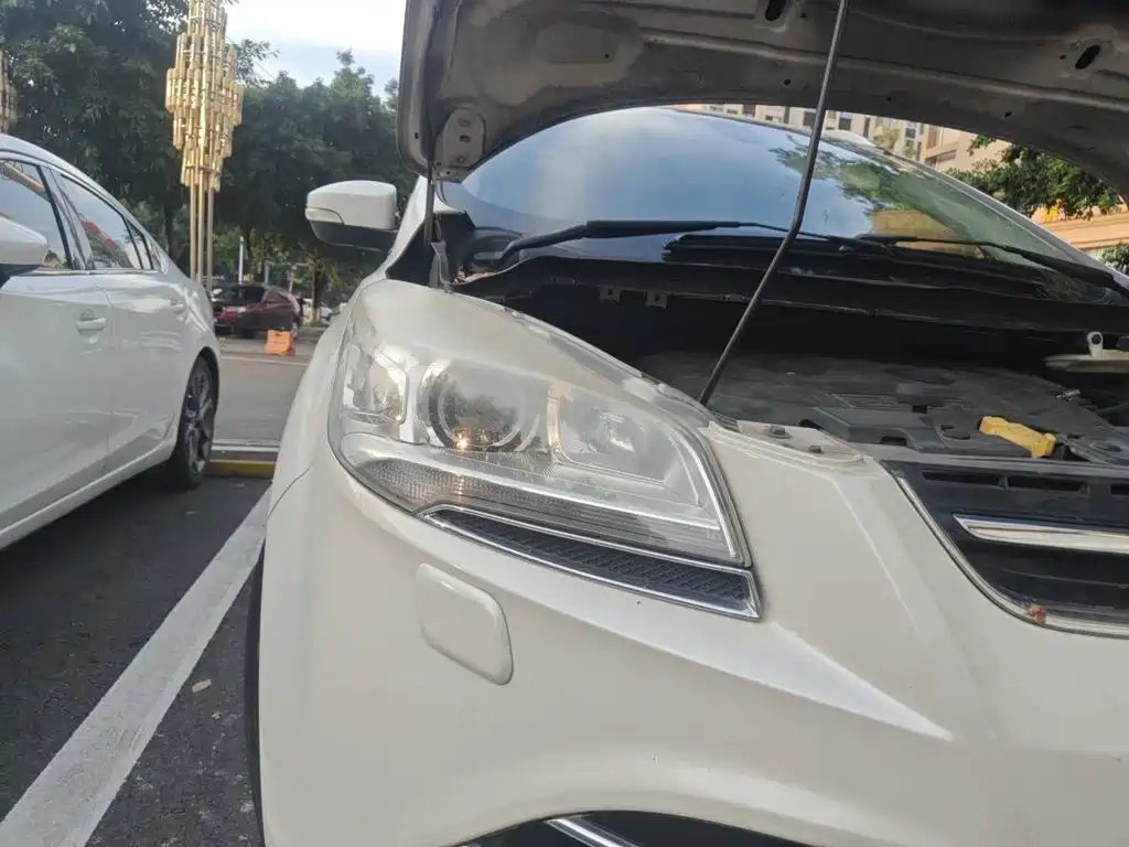 Ford Kuga — миниатюра 7