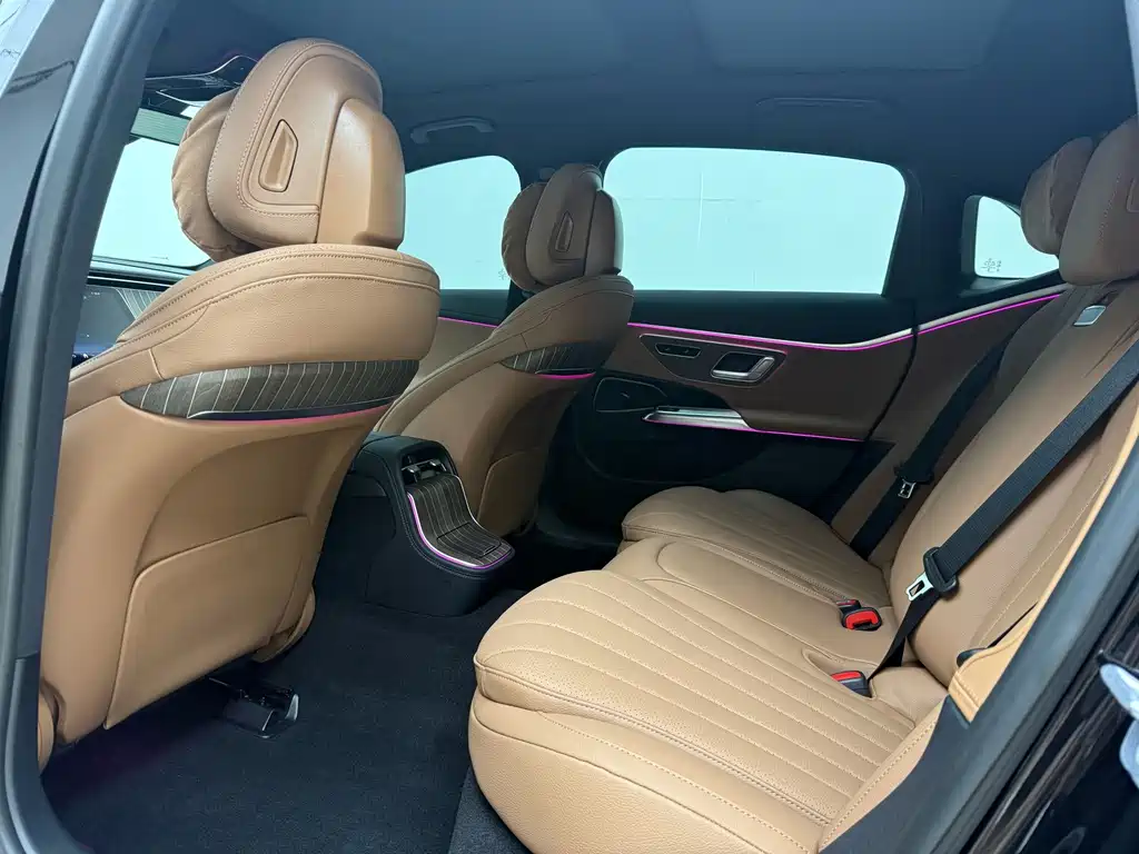 Mercedes-Benz E-Class — миниатюра 14