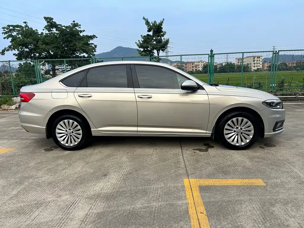 Volkswagen Lavida — миниатюра 4