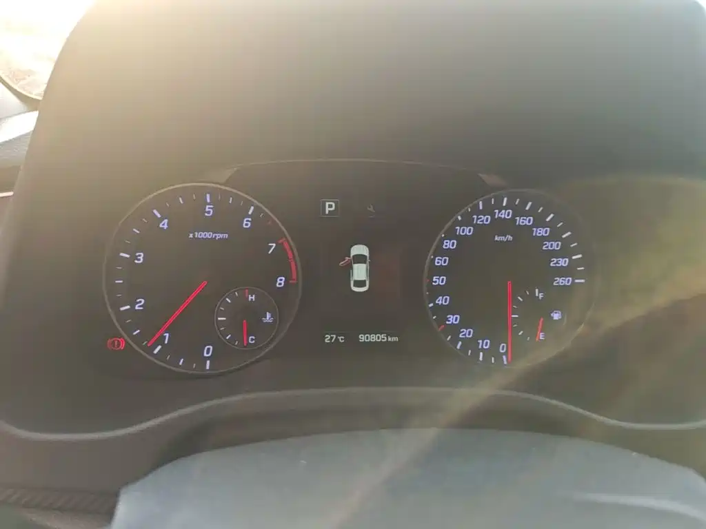 Hyundai Elantra — миниатюра 12