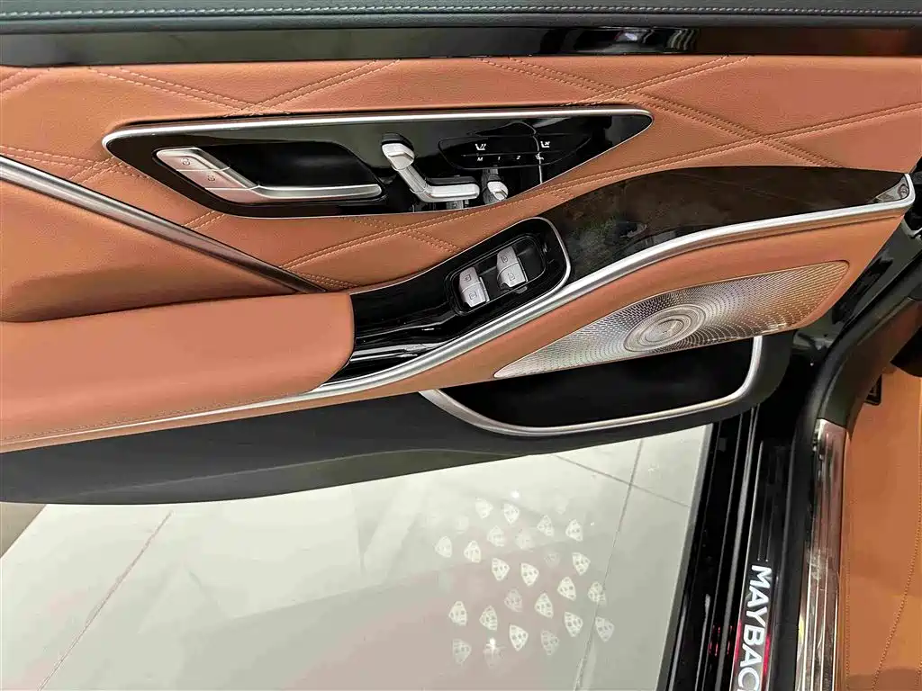 Mercedes-Benz S-Class — миниатюра 14