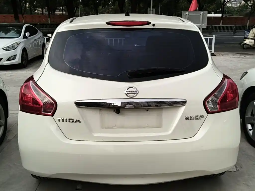 Nissan Tiida — миниатюра 6