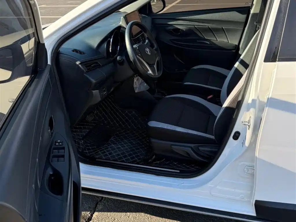 TOYOTA YARIS L ZHIXUAN