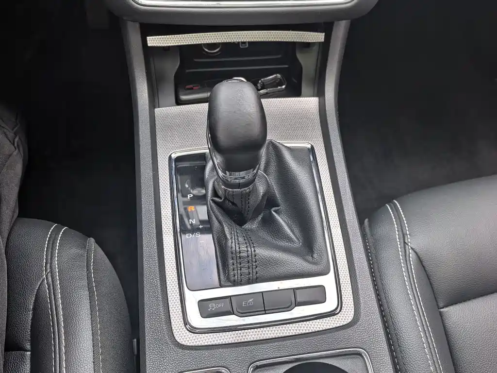 Roewe i6 Classic — миниатюра 9