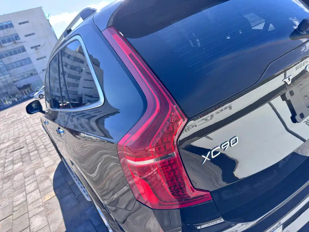 Volvo XC90 — миниатюра 21