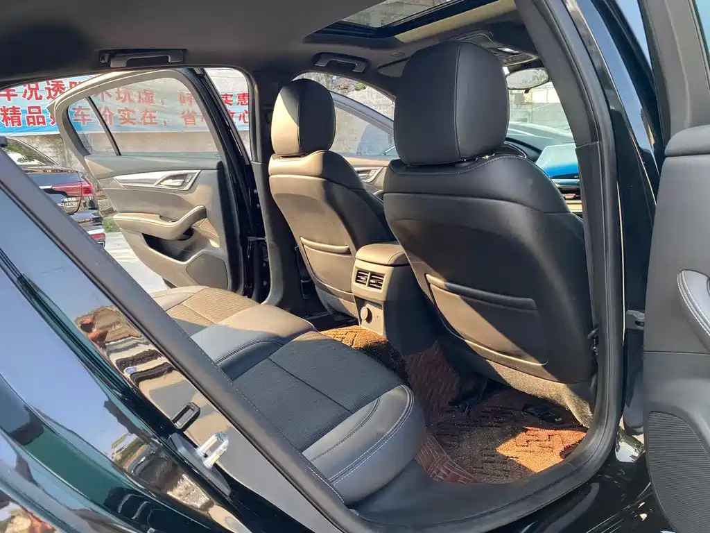 Cadillac CT5 — миниатюра 13