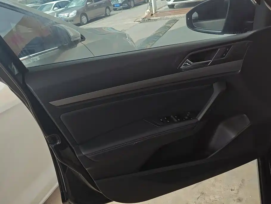 Volkswagen Lavida — миниатюра 7