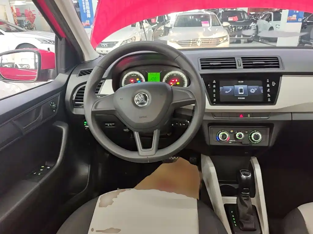 Skoda Fabia — миниатюра 11
