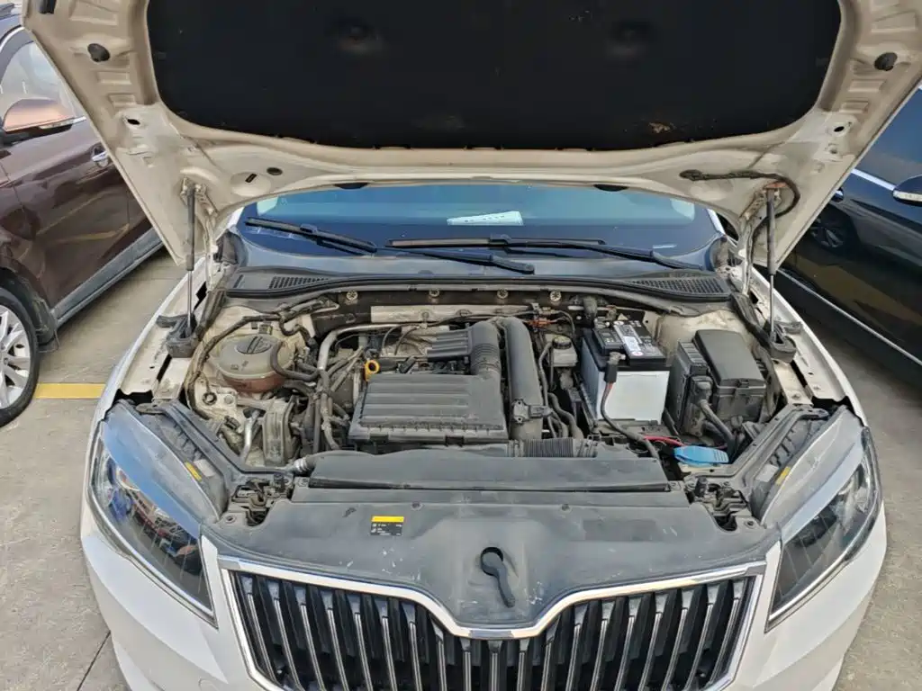 Skoda Superb — миниатюра 20