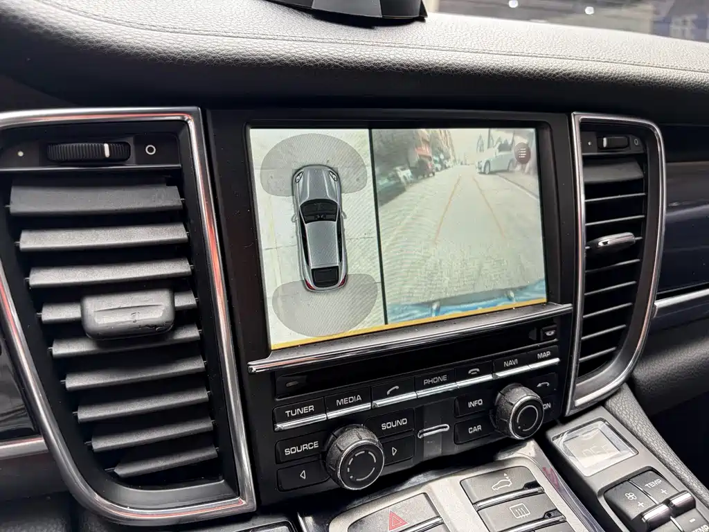 Porsche Panamera — миниатюра 7