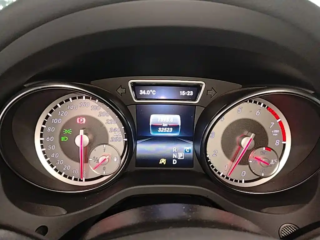 Mercedes-Benz GLA — миниатюра 12