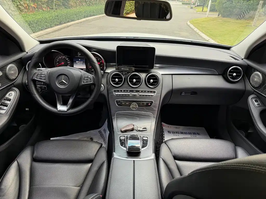 Mercedes-Benz C-Class — миниатюра 7