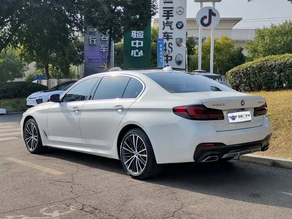 BMW 5 SERIES