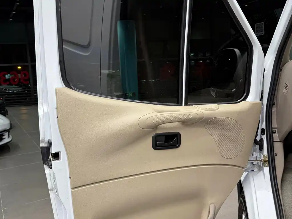 Ford Transit Classic — миниатюра 7