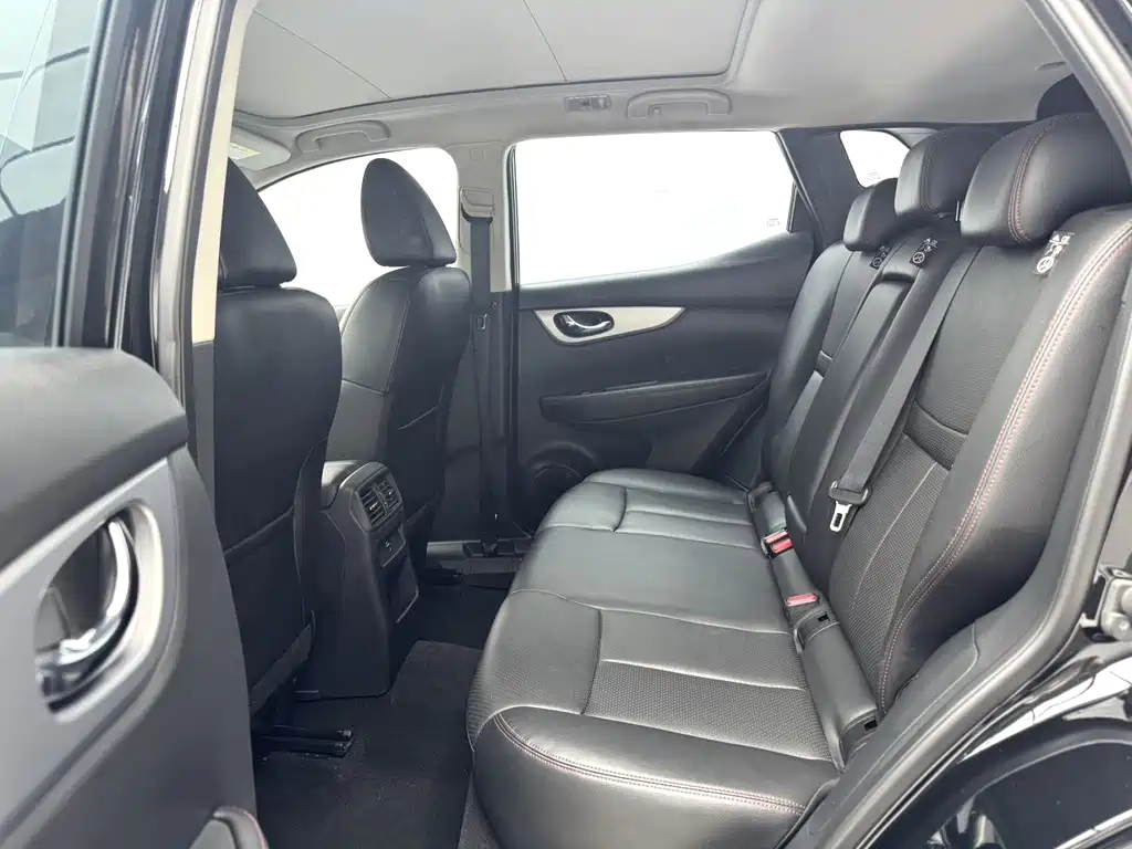 Nissan Qashqai — миниатюра 6