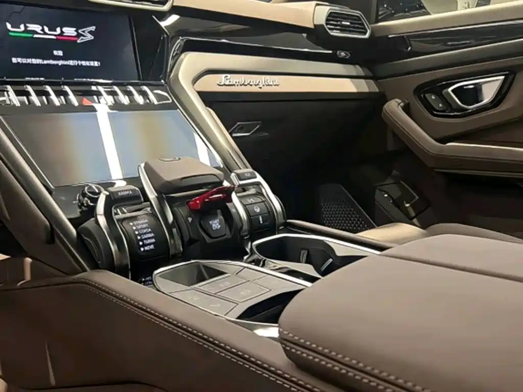 Lamborghini Urus — миниатюра 4